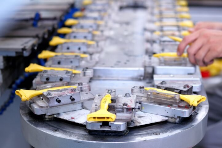 Toyota assembly line illustrating JIT lean production principles